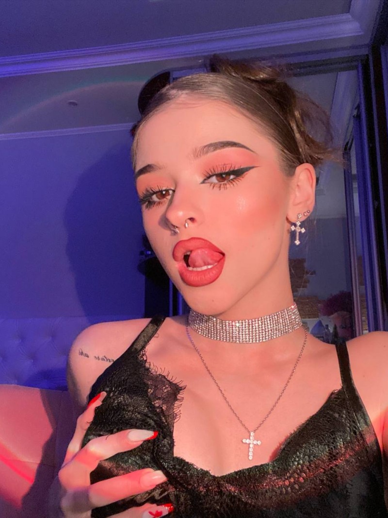 Проститутка Олеся СПб у метро Беговая, телефон +7(931)366-28-01