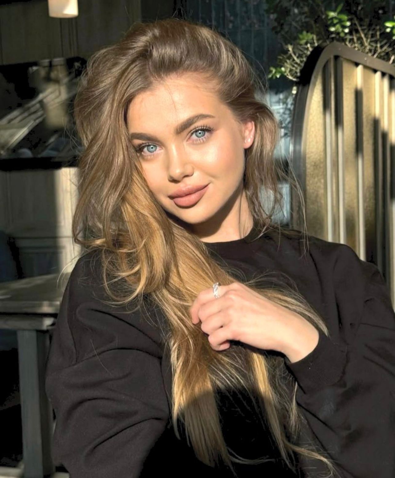 Шлюхи у метро Купчино