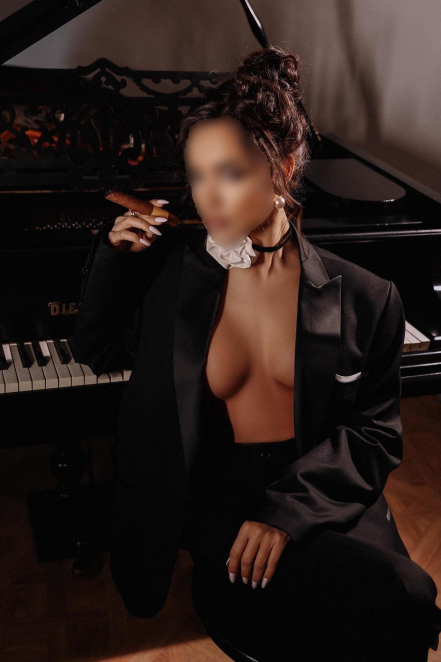 Проверенные проститутки Питера: Кристина - cекс и интим услуги у метро Чернышевская за 8000 р. час, телефон +7(981)214-21-80 - фото 2